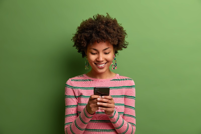 Tech neck develops from looking down at the phone a lot. Learn how to get rid of the tech neck.