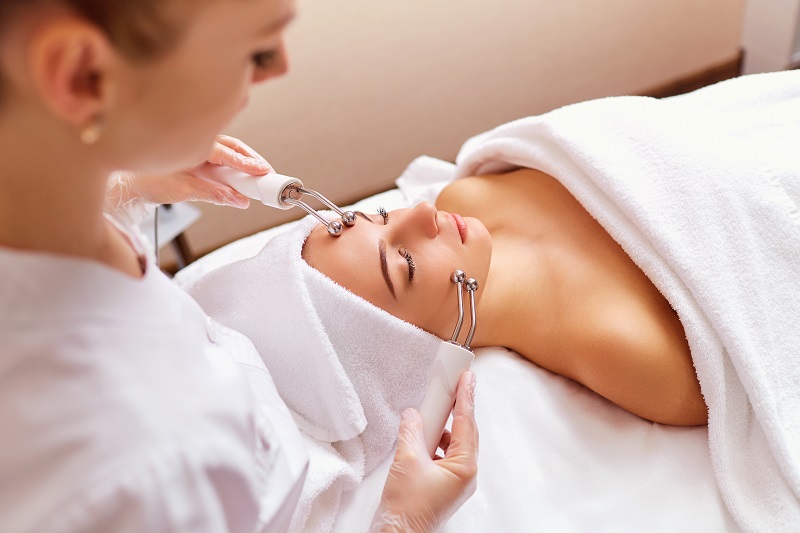 Microcurrent facial treatment
