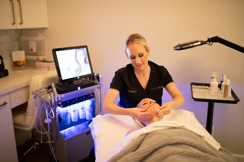 Oxygen facial vs. HydraFacial