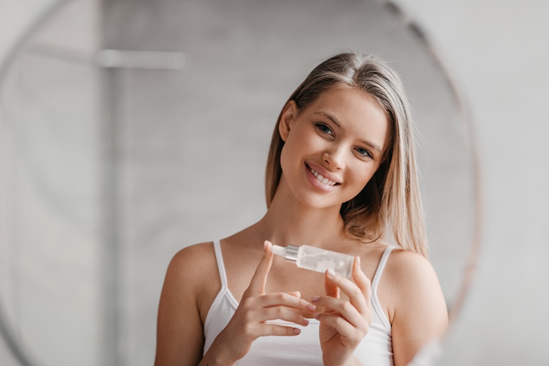 Moisturizing dry skin with avocado oil